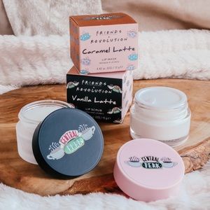 𝐒𝐎𝐋𝐃 Revolution X Friends Lip Mask & Lip Scrub Duo
